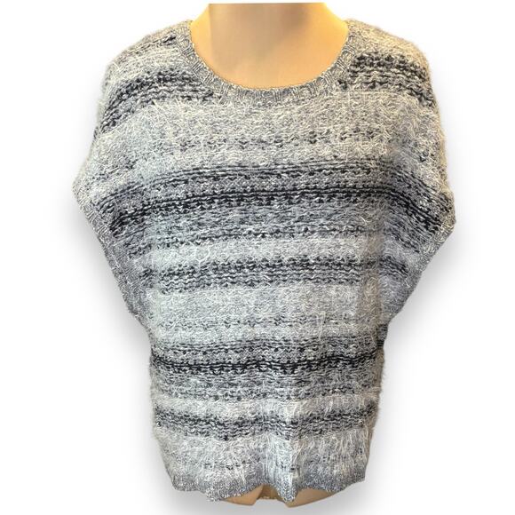BCBGeneration Fuzzy Oversized Sleeveless Sweater Size XS/S Black/White/Gray - Picture 1 of 10